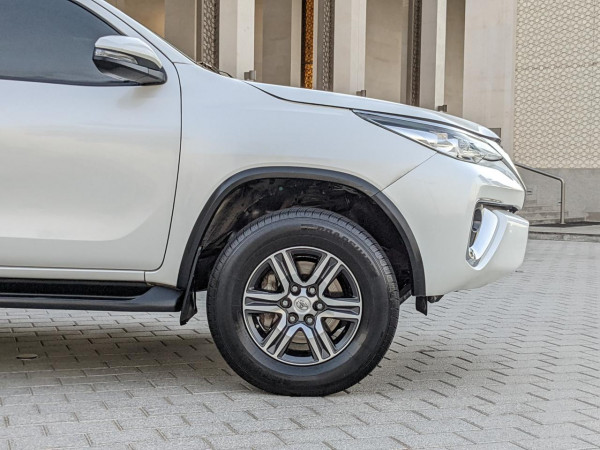 Toyota Fortuner 2018  White LHD Petrol AT SUV 4WD view 10