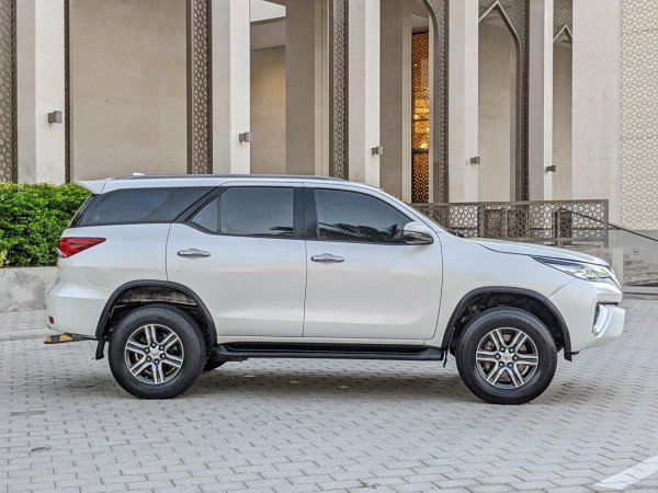 Toyota Fortuner 2018  White LHD Petrol AT SUV 4WD view 16