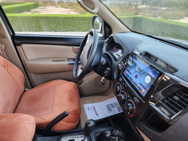 Toyota Fortuner 2015/ Silver LHD Petrol AT SUV 4WD view 9