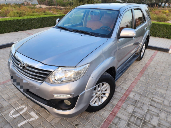 Toyota Fortuner 2015/ Silver LHD Petrol AT SUV 4WD view 10