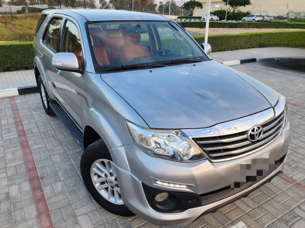 Toyota Fortuner 2015/ Silver LHD Petrol AT SUV 4WD view 15