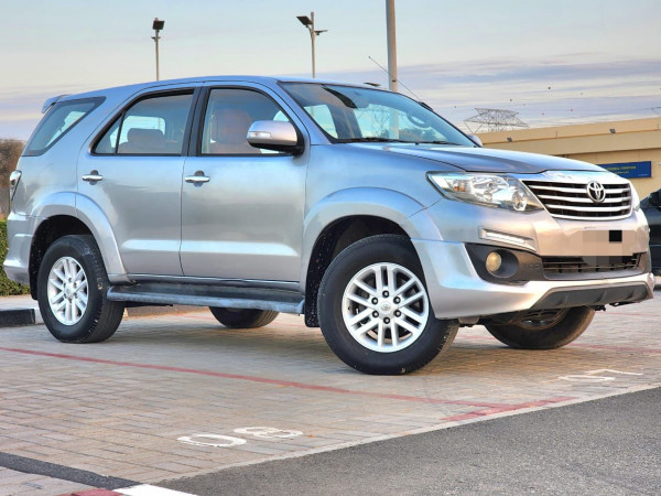 Toyota Fortuner 2015/ Silver LHD Petrol AT SUV 4WD view 18