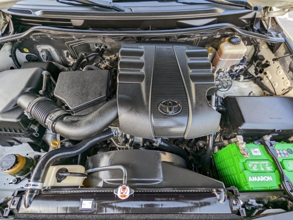 Toyota Land Cruiser 2014  White LHD Petrol AT SUV 4WD view 3