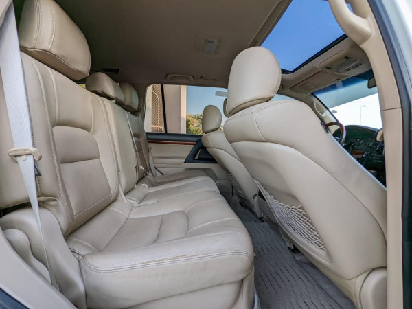 Toyota Land Cruiser 2014  White LHD Petrol AT SUV 4WD view 6