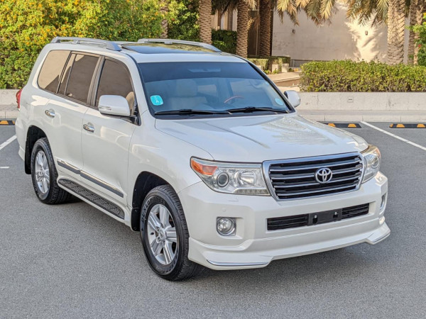 Toyota Land Cruiser 2014  White LHD Petrol AT SUV 4WD view 20