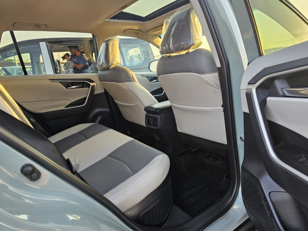Toyota RAV 4 2019  Green LHD Hybrid AT SUV Crossover 2WD view 6