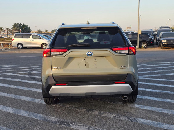 Toyota RAV 4 2019  Green LHD Hybrid AT SUV Crossover 2WD view 9