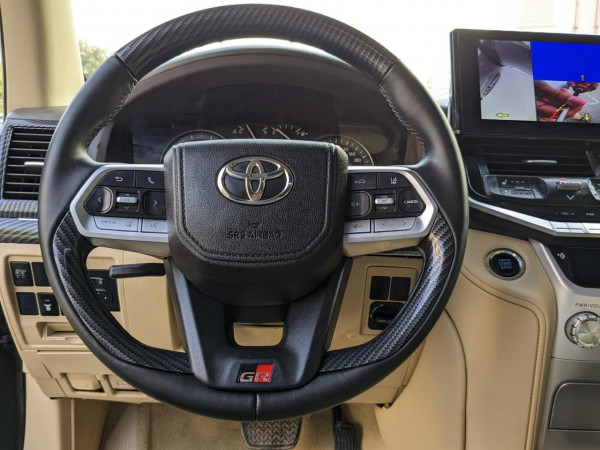Toyota Land Cruiser 2016/ Black LHD Petrol AT SUV 4WD view 7