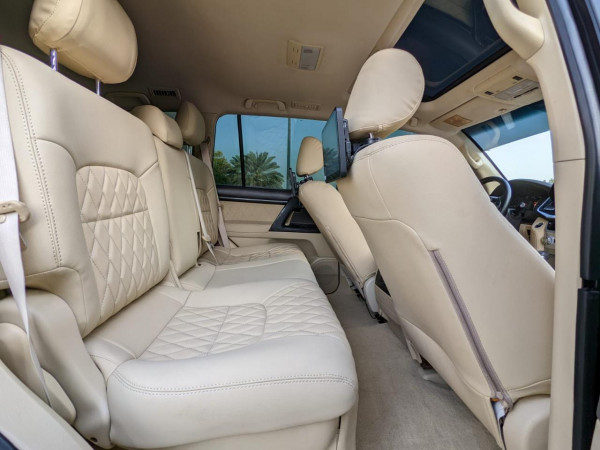 Toyota Land Cruiser 2016/ Black LHD Petrol AT SUV 4WD view 8