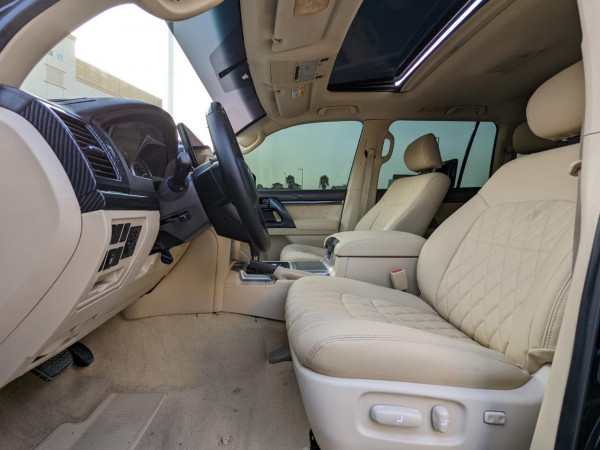 Toyota Land Cruiser 2016/ Black LHD Petrol AT SUV 4WD view 11