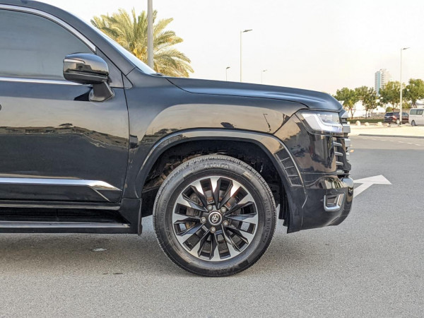 Toyota Land Cruiser 2016/ Black LHD Petrol AT SUV 4WD view 15