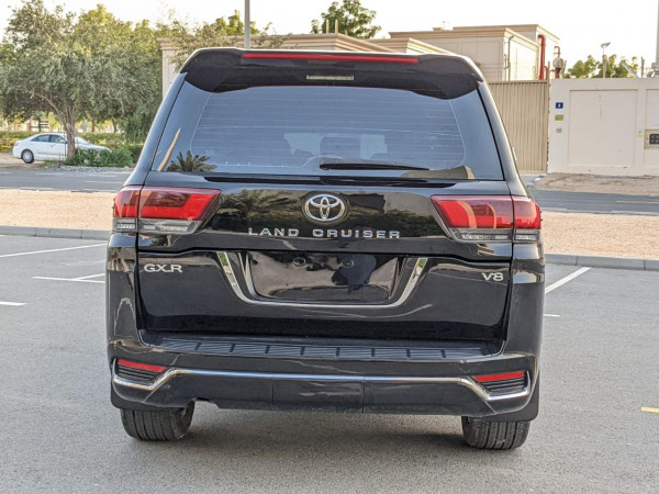 Toyota Land Cruiser 2016/ Black LHD Petrol AT SUV 4WD view 18
