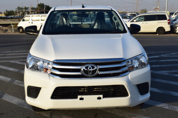 Toyota Hilux 2018/ White RHD Petrol MT Pickup 2WD