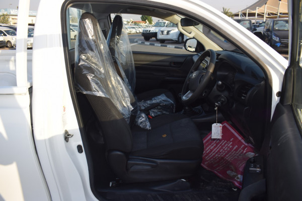 Toyota Hilux 2018/ White RHD Petrol MT Pickup 2WD view 6