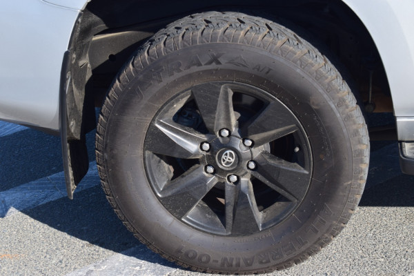 Toyota LAND CRUISER PRADO 2019  Silver RHD Diesel AT SUV 4WD view 16