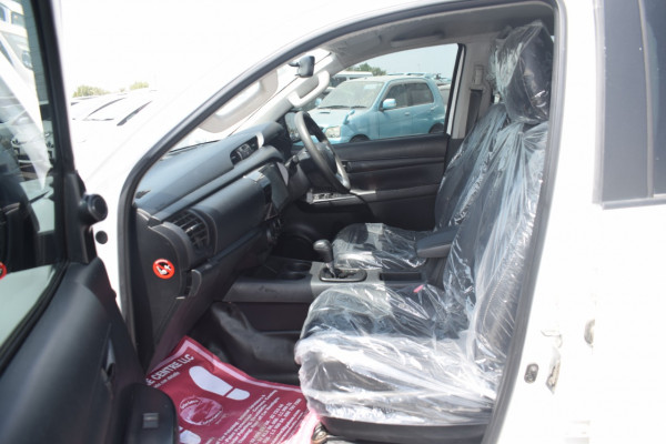 Toyota Hilux 2018  White RHD Diesel AT Pickup 4WD view 4