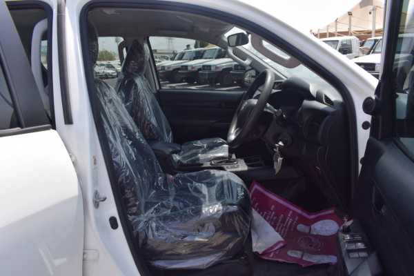 Toyota Hilux 2018  White RHD Diesel AT Pickup 4WD view 10
