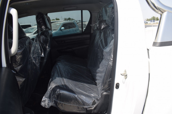 Toyota Hilux 2018  White RHD Diesel AT Pickup 4WD view 16