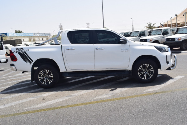 Toyota Hilux 2018  White RHD Diesel AT Pickup 4WD view 21