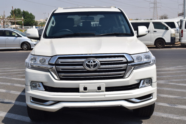 Toyota Land Cruiser 2018  White RHD Diesel AT SUV 4WD