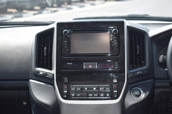 Toyota Land Cruiser 2018  White RHD Diesel AT SUV 4WD view 2