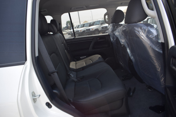 Toyota Land Cruiser 2018  White RHD Diesel AT SUV 4WD view 7
