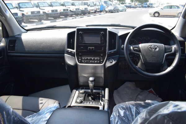 Toyota Land Cruiser 2018  White RHD Diesel AT SUV 4WD view 11