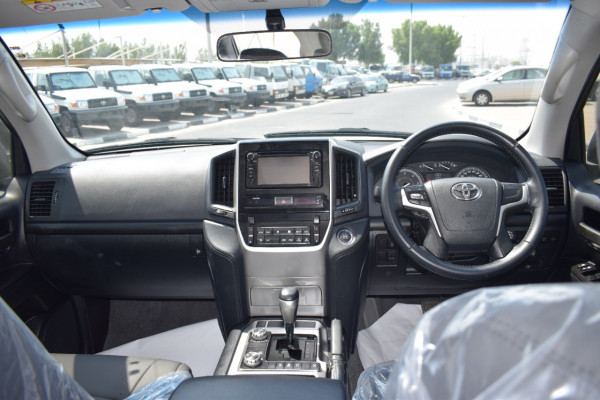 Toyota Land Cruiser 2018  White RHD Diesel AT SUV 4WD view 13