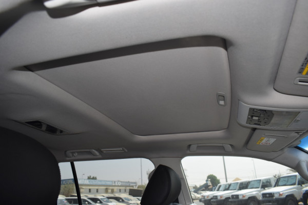 Toyota Land Cruiser 2018  White RHD Diesel AT SUV 4WD view 15