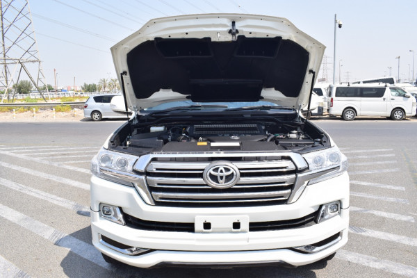 Toyota Land Cruiser 2018  White RHD Diesel AT SUV 4WD view 20