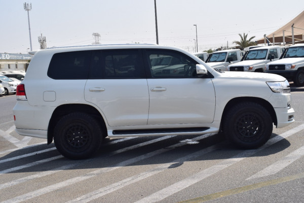 Toyota Land Cruiser 2018  White RHD Diesel AT SUV 4WD view 24
