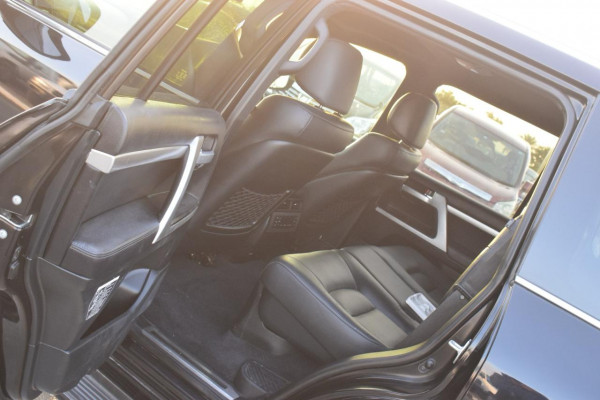 Toyota Land Cruiser 2018/ Black RHD Diesel AT SUV 4WD view 5