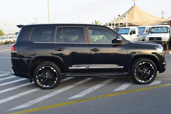 Toyota Land Cruiser 2018/ Black RHD Diesel AT SUV 4WD view 23