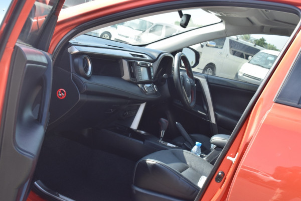 Toyota RAV 4 2015  Orange RHD Petrol AT SUV Crossover 2WD view 3
