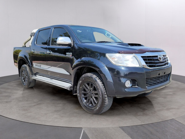 Toyota Hilux 2014  Black RHD Diesel AT Pickup 4WD view 2
