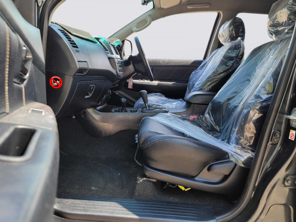 Toyota Hilux 2014  Black RHD Diesel AT Pickup 4WD view 8