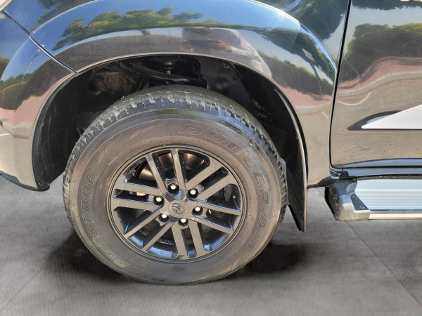 Toyota Hilux 2014  Black RHD Diesel AT Pickup 4WD view 12