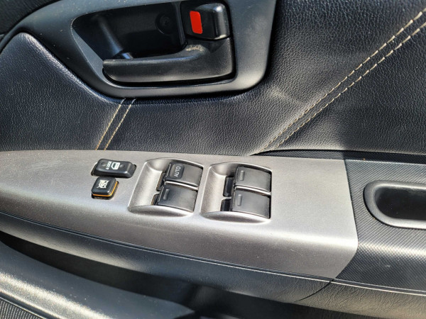 Toyota Hilux 2014  Black RHD Diesel AT Pickup 4WD view 15