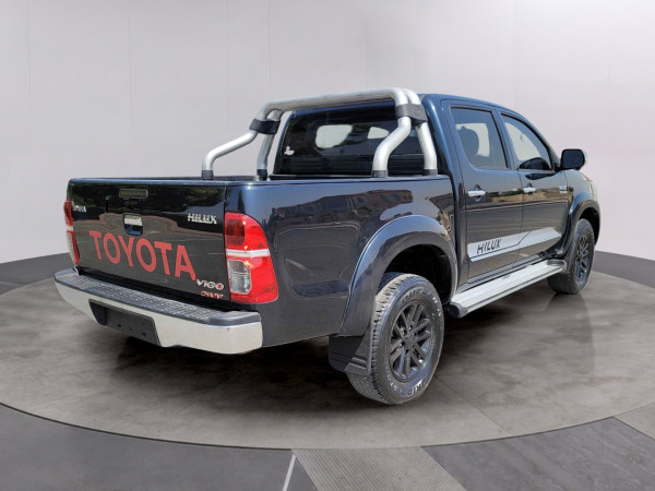 Toyota Hilux 2014  Black RHD Diesel AT Pickup 4WD view 21