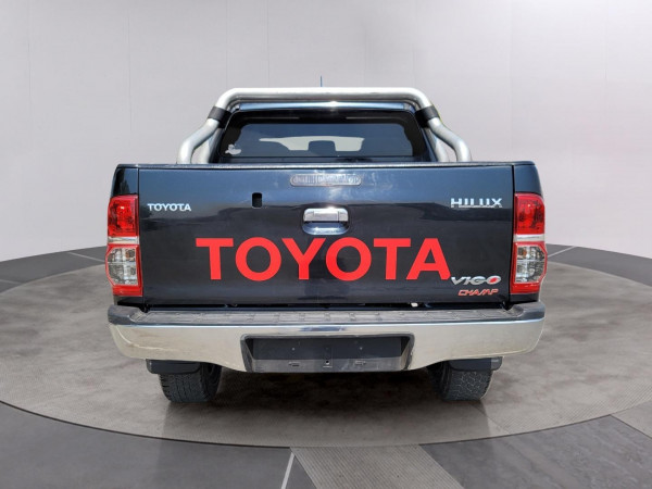 Toyota Hilux 2014  Black RHD Diesel AT Pickup 4WD view 22
