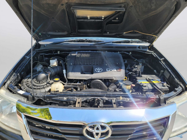 Toyota Hilux 2014  Black RHD Diesel AT Pickup 4WD view 25