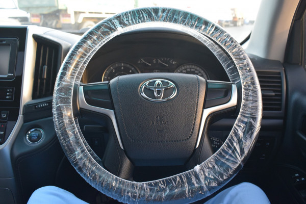 Toyota Land Cruiser 2016  Silver RHD Diesel AT SUV 4WD view 5