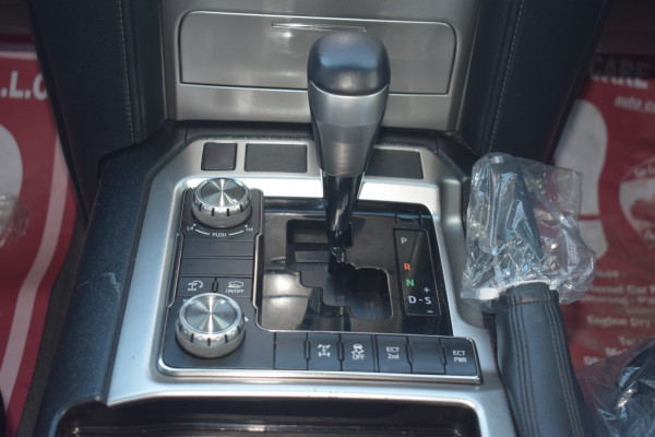 Toyota Land Cruiser 2020  White RHD Diesel AT SUV 4WD view 5