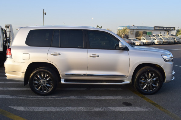 Toyota Land Cruiser 2020  White RHD Diesel AT SUV 4WD view 18
