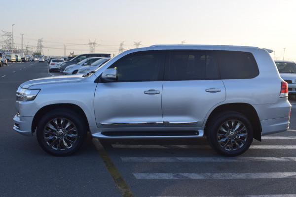Toyota Land Cruiser 2020  White RHD Diesel AT SUV 4WD view 22