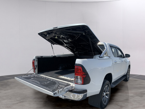 Toyota Hilux 2017/ White RHD Diesel AT Pickup 4WD view 2