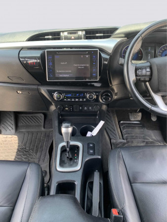 Toyota Hilux 2017/ White RHD Diesel AT Pickup 4WD view 5