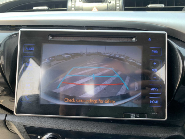 Toyota Hilux 2017/ White RHD Diesel AT Pickup 4WD view 10