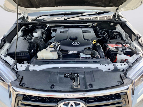 Toyota Hilux 2017/ White RHD Diesel AT Pickup 4WD view 15