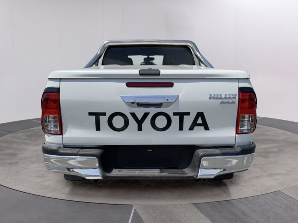 Toyota Hilux 2017/ White RHD Diesel AT Pickup 4WD view 22